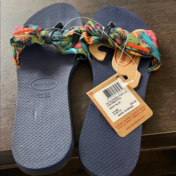 Havaianas Navy Blue Floral Sandals - Picture 1 of 3